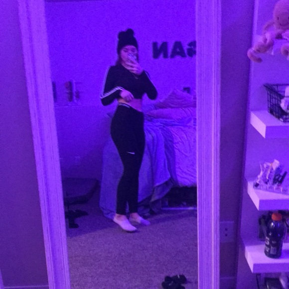 Meet your Posher, Amanda - Picture 1 of 1